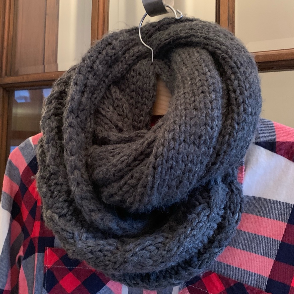Eddie Bauer Knit Infinity Scarf